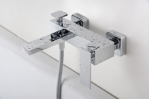 Chrome Single Lever Shower Kit Modern Bathroom Design, detail view