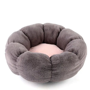 Soft And Comfortable Shaped Faux Fur Bed Flowers For Pet - Brown / S 40cm - pet bed