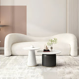 Modernes Sofa im nordischen Kunststil mit kreativer Ästhetik