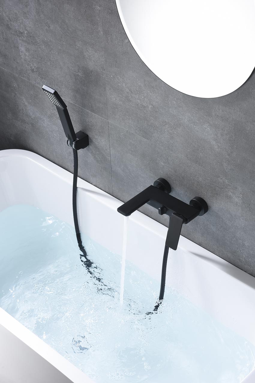Matte Black Fiji Shower Faucet Modern Bathroom Set, detail view