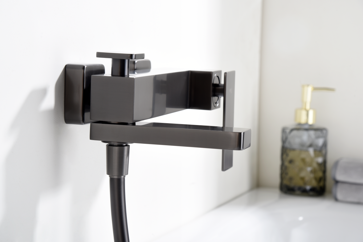 Black Gun Metal Single Lever Shower Kit Modern Design, detail view