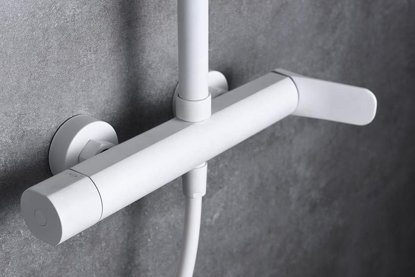 Matte White Single Handle Shower Set Modern Design, detail view