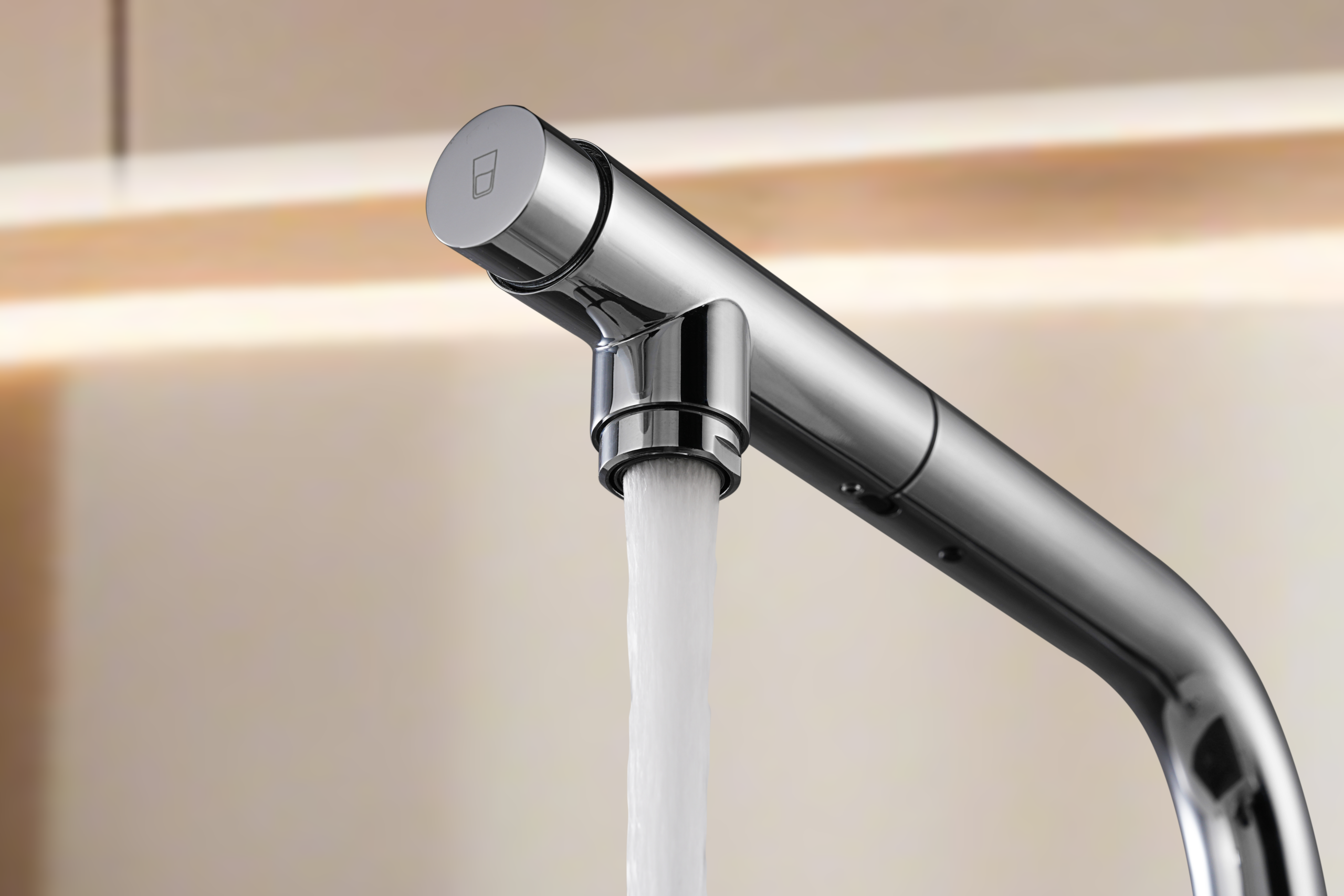 Chrome Split Kitchen Faucet Modern Design, spray head detail
