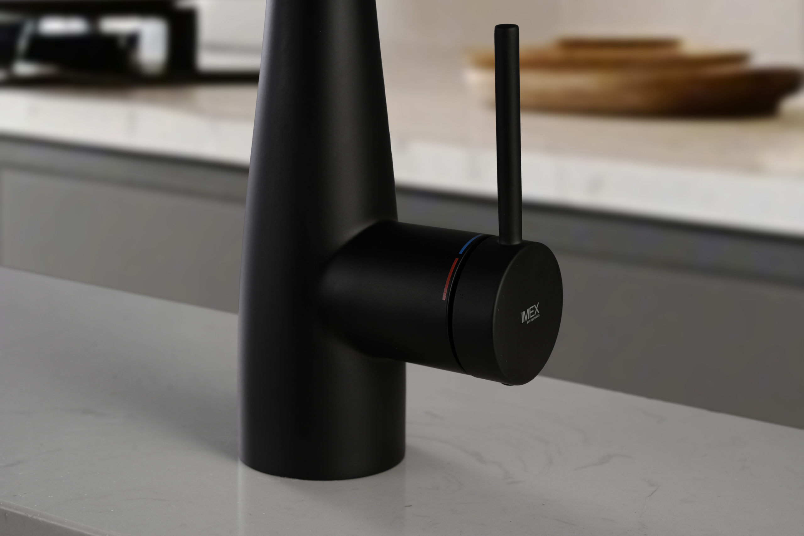 Matte Black Split Kitchen Faucet for Osmosis Systems, handle detail