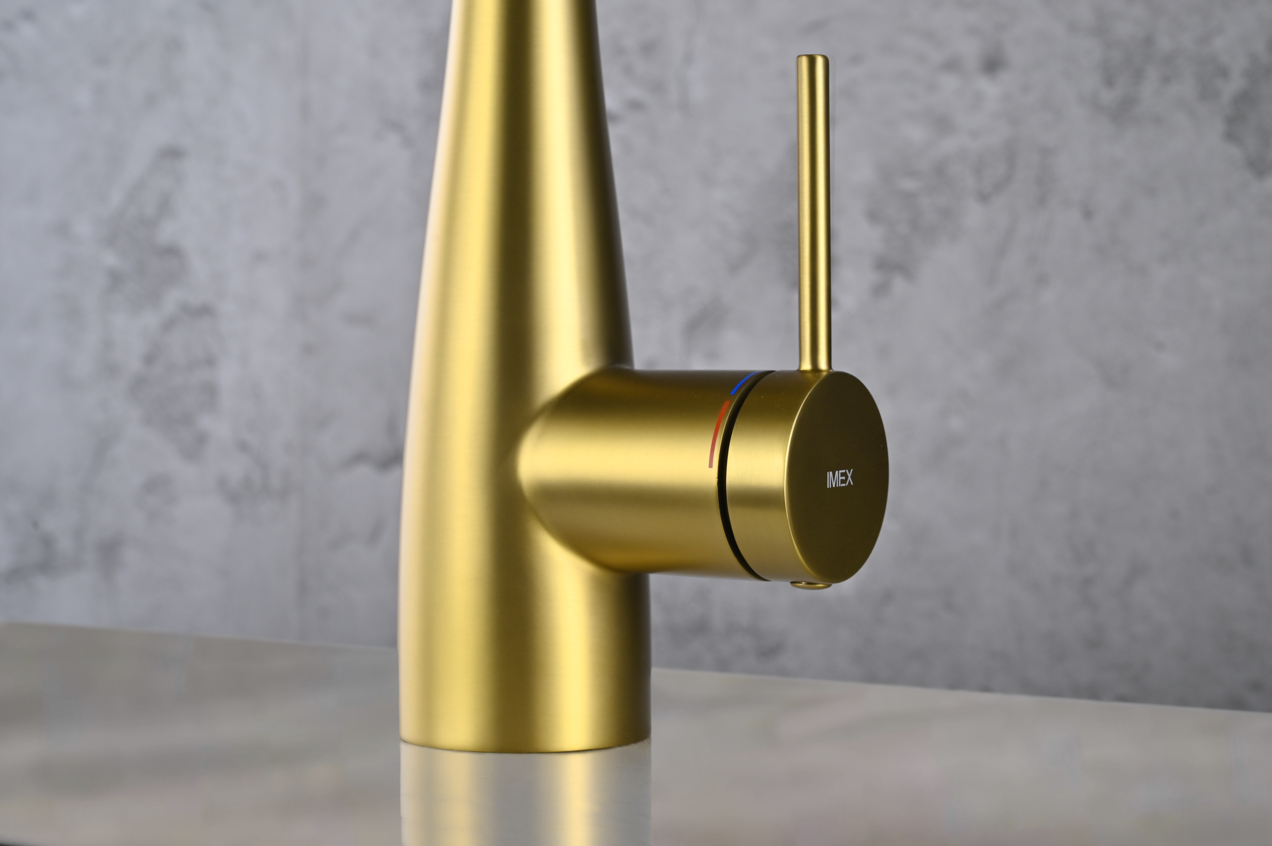 Brushed Gold Kitchen Faucet with Osmosis Water Filter, handle detail
