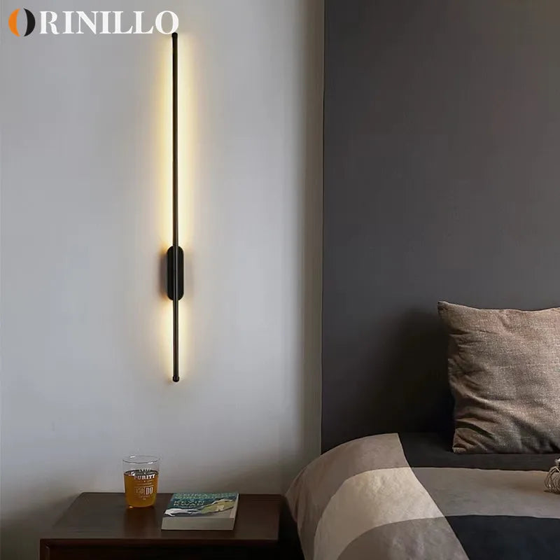 Moderne minimalistische LED-Wandleuchte mit langem Pendel