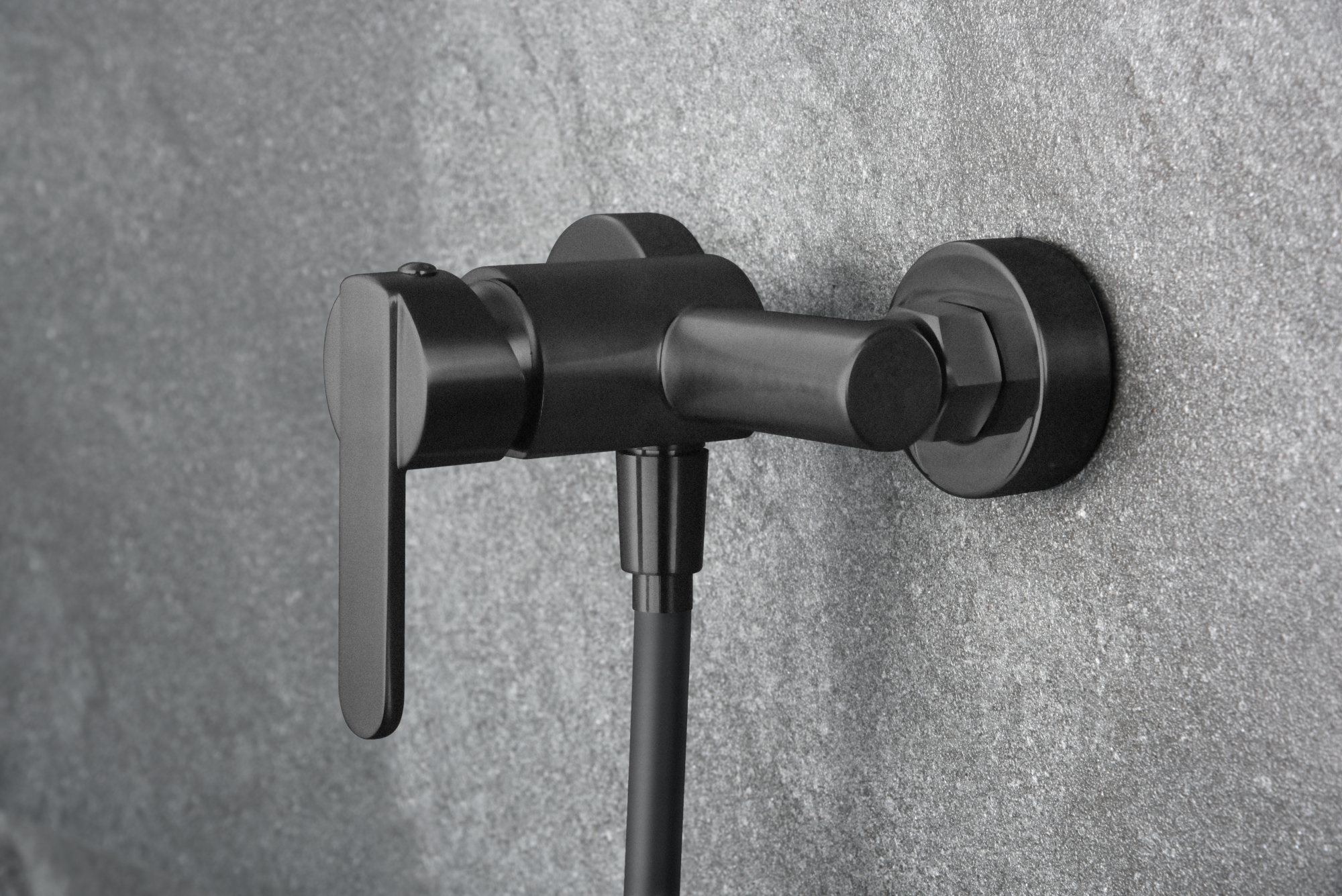 Matte Black Single Handle Shower Kit Roma Series, mixer detail