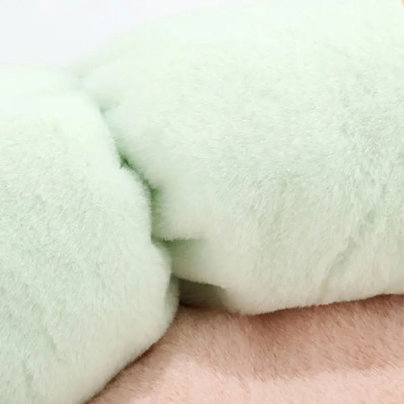 Soft And Comfortable Shaped Faux Fur Bed Flowers For Pet - pet bed