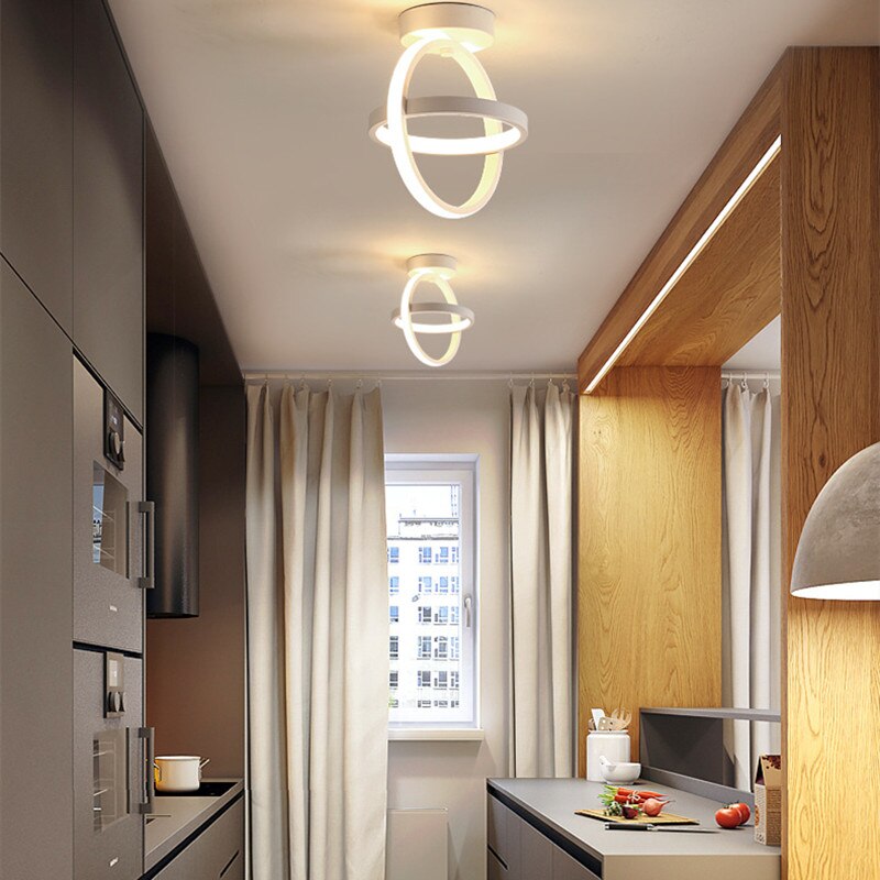 Moderne LED-Lampe mit Fernbedienung