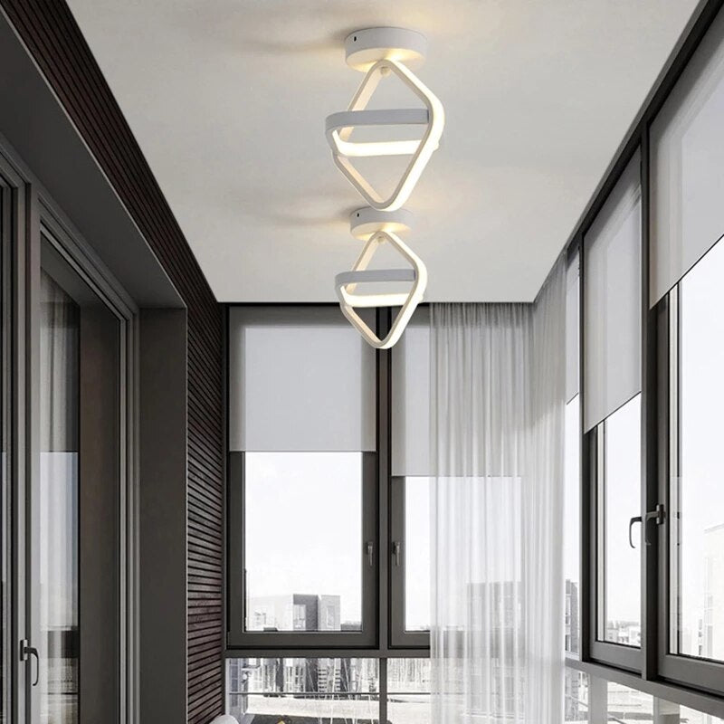 Moderne LED-Lampe mit Fernbedienung